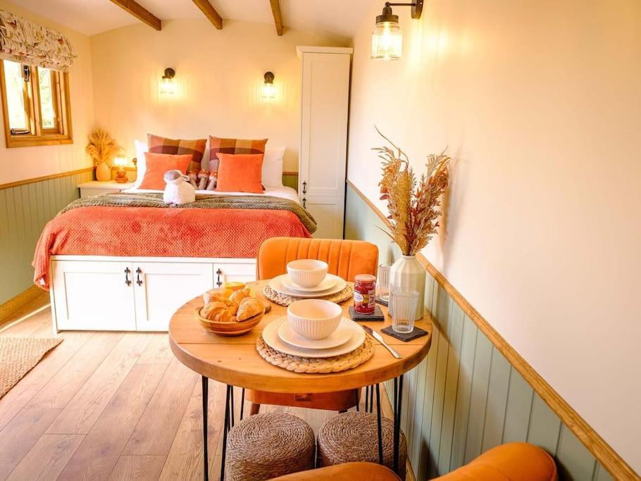 Lintmill Lodges - Heather Shepherds Hut Sorn Zewnętrze zdjęcie